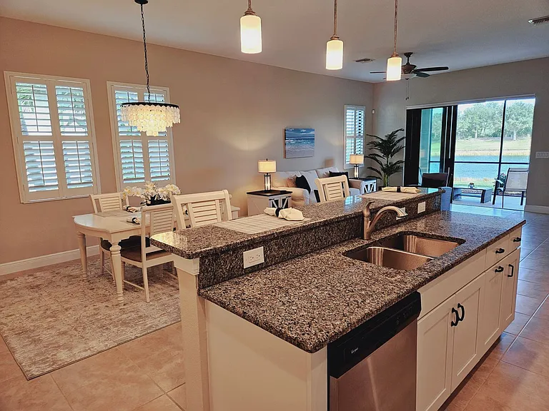 10468 Crooked Creek Dr — Photo 22