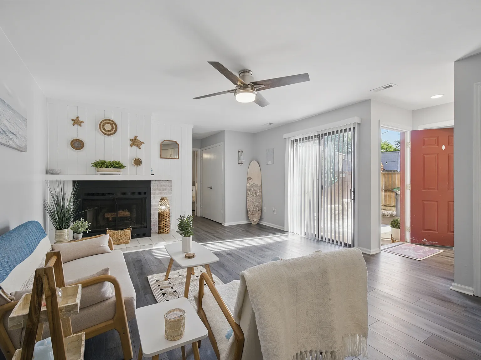 2 bed, 948 sqft, $2,150 — Photo 3