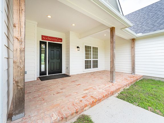 3rd image of 38 Jubilee Farm Rd