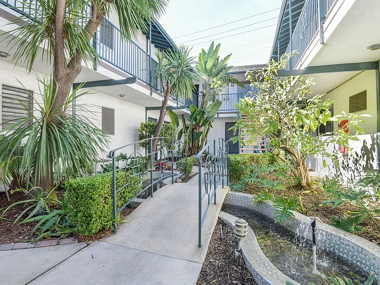 1799 N Hollywood Way #C — Photo 19