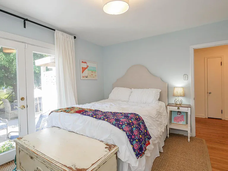 110 N Pembroke Ave — Photo 17