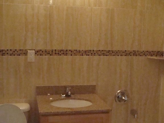 4th image of 2538 37th St APT 3F