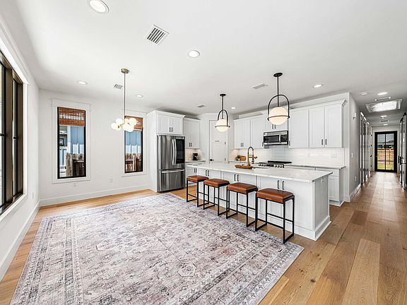 4th image of 1175 E Point Washington Rd