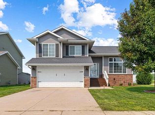 2903 Whispering Meadow Dr, Iowa City, IA 52240