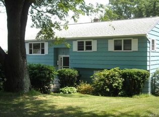 44 Calhoun Ave, Trumbull, CT 06611