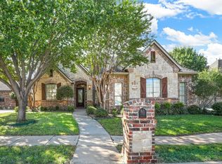 8224 Forest Glenn Dr, North Richland Hills, TX 76182