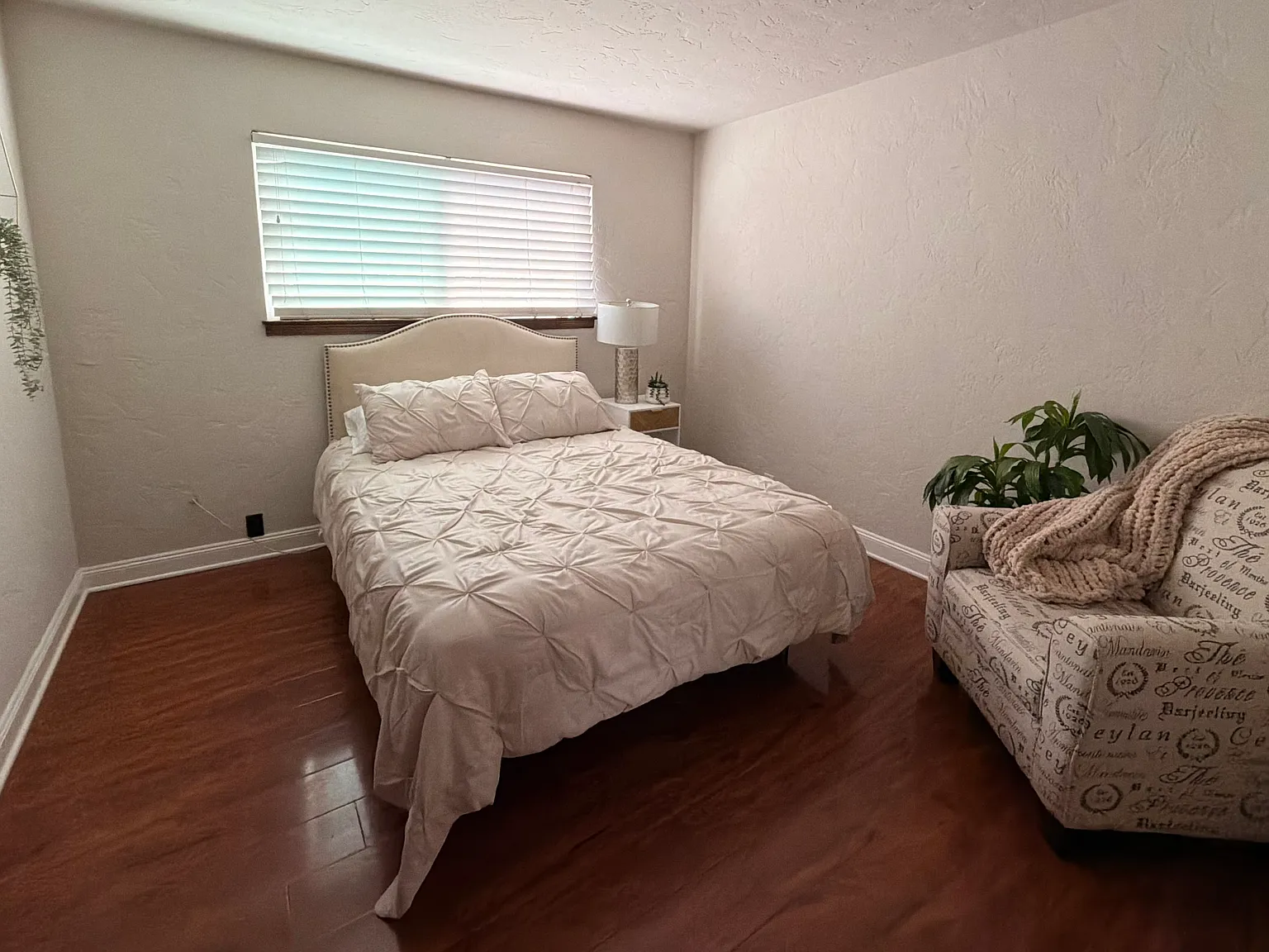 3 bed, 2278 sqft, $1,800 — Photo 2