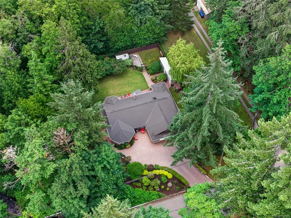 408 Powerhouse Rd, Comox Valley, BC V9N 9L1