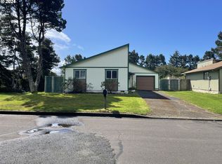 1684 29th St, Florence, OR 97439