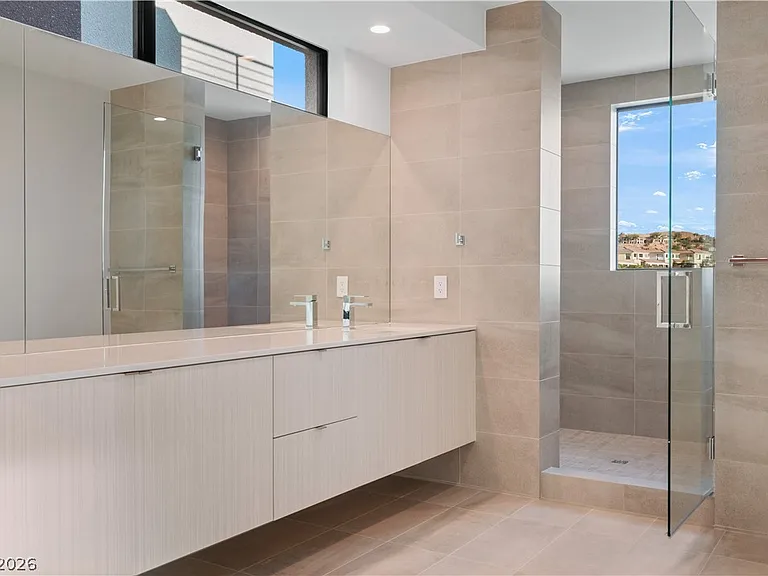 66 Lakefront Dr — Photo 35