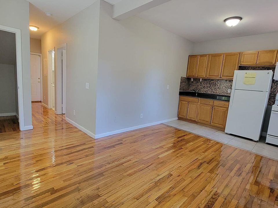 1st image of 212 Rosette St #1