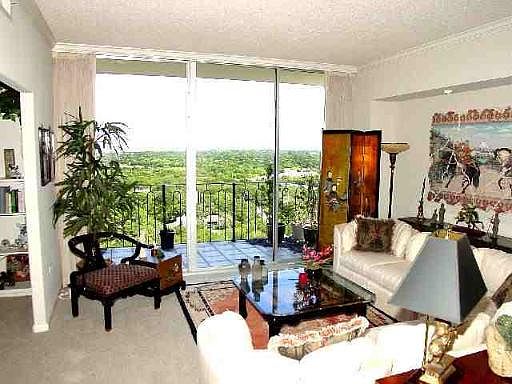 4th image of 700 E HILDEBRAND AVE #1502