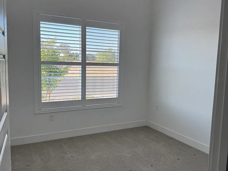 525 E Riverway Ave — Photo 35
