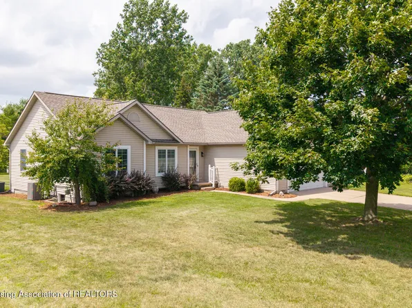 2465 Renfrew Way, Lansing, MI 48911