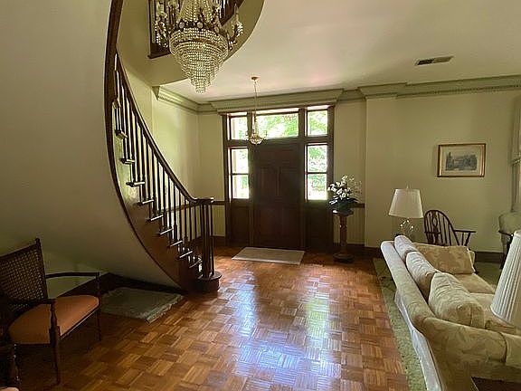 4th image of 195 Horseshoe Cir