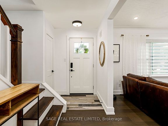 3rd image of 2194 Yorkshire Cres