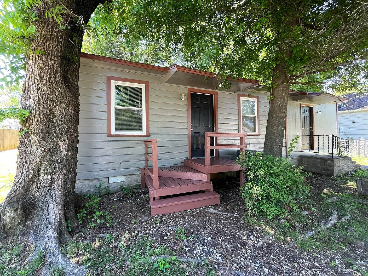 2 bed, $850 — Photo 2