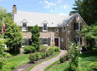 1121 Woodland Rd, York, PA 17403