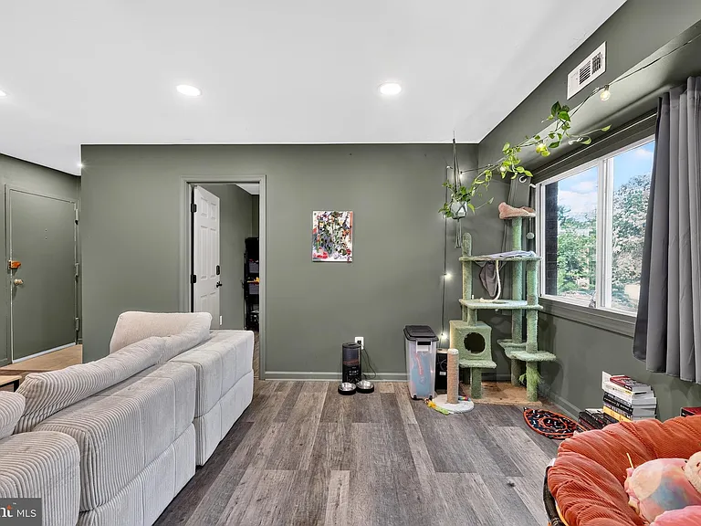 2914 Kings Chapel Rd #8 — Photo 4