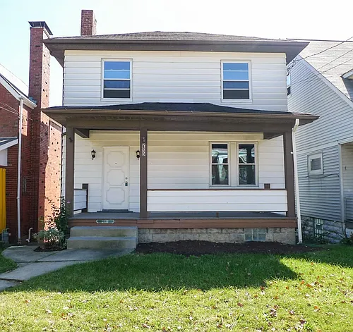 2833 Midland St Photo 1