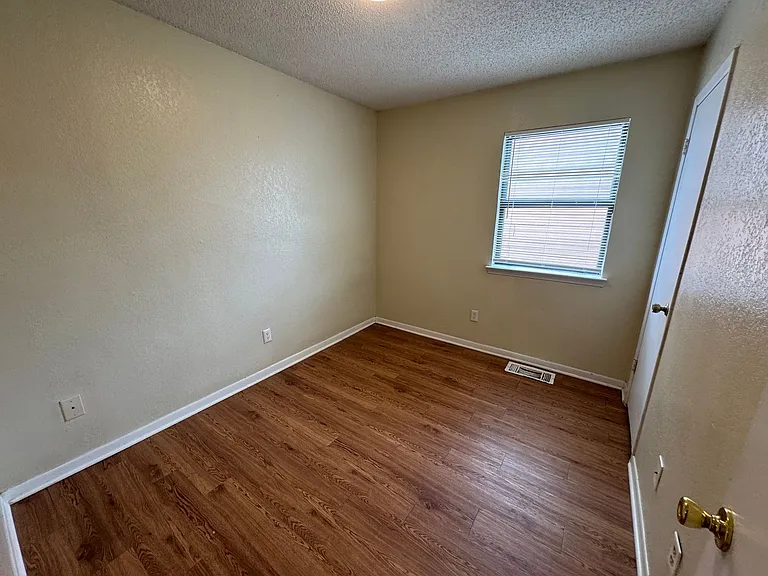 3407 Victoria Cir — Photo 18