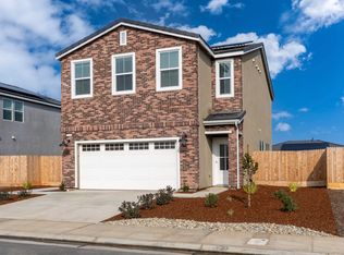 1131 Granite Dr W, Madera, CA