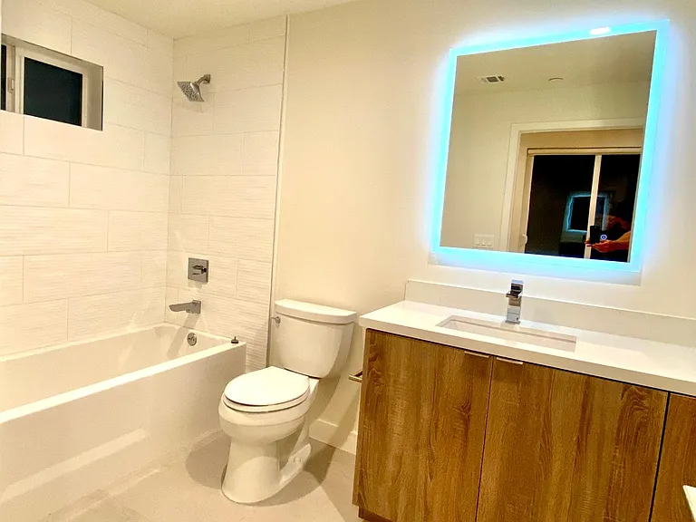 1307 N Bronson Ave #405 — Photo 8