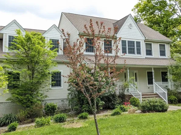 24 Doe Run, Stockholm, NJ 07460