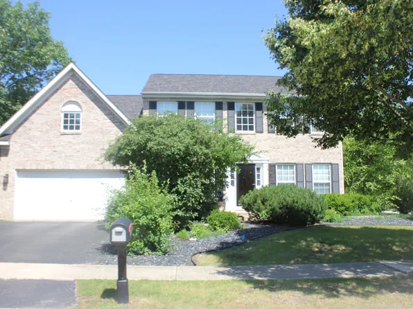 700 N Sparkle Ct, Oswego, IL 60543