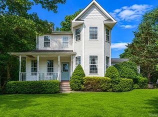138 Holiday Blvd, Center Moriches, NY 11934