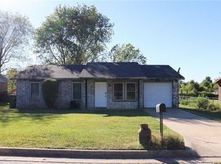 2514 N 4th St, Rogers, AR 72756