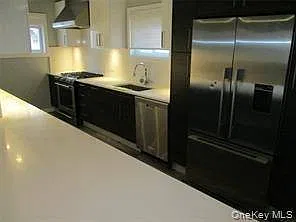 3 bed, 2.0 bath, $4,750 — Photo 4