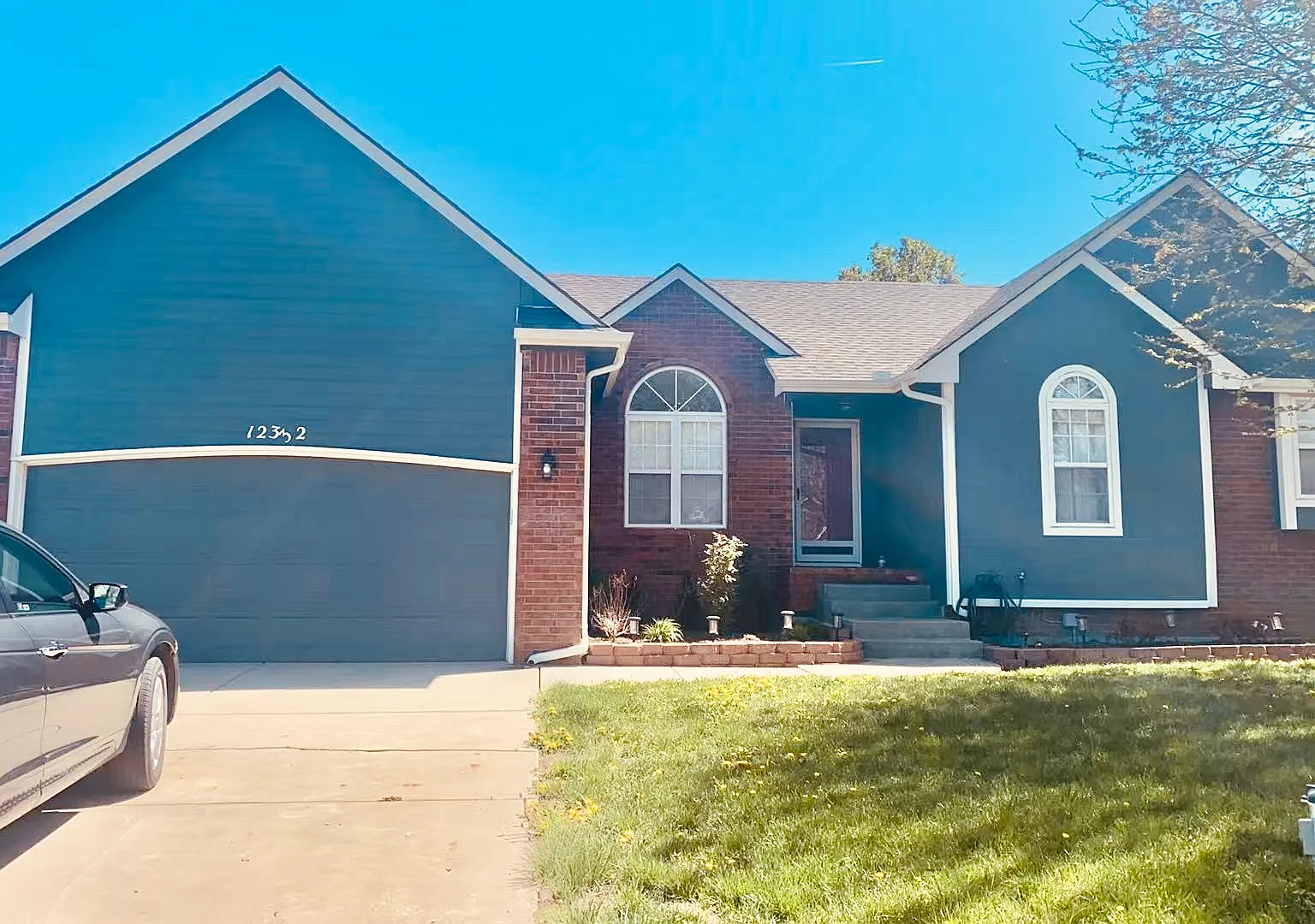 4 bed, 2757 sqft, $2,400 — Photo 1