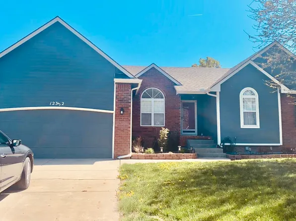 12332 E Lincoln Ct, Wichita, KS 67207