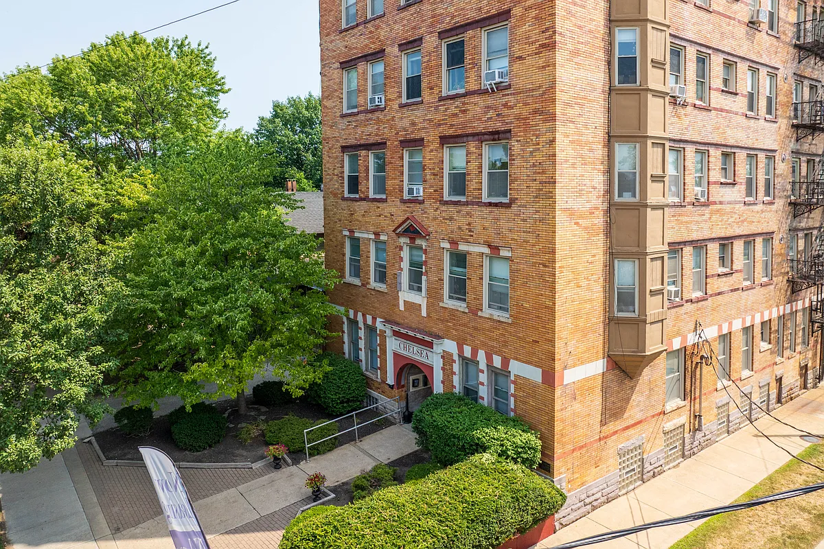 Building Photo - Chelsea Manor