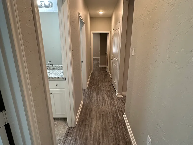 1605 Everwood Ct — Photo 15