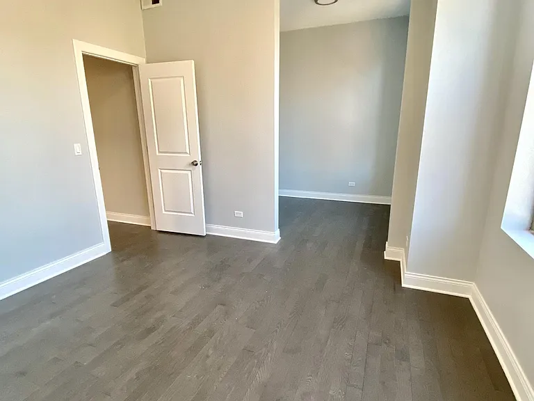 2027 N Sheffield Ave — Photo 9