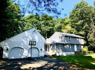 40 Cedar Ln, North Andover, MA 01845