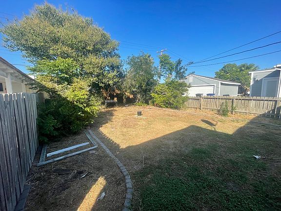 5th image of 4206 Estate Dr