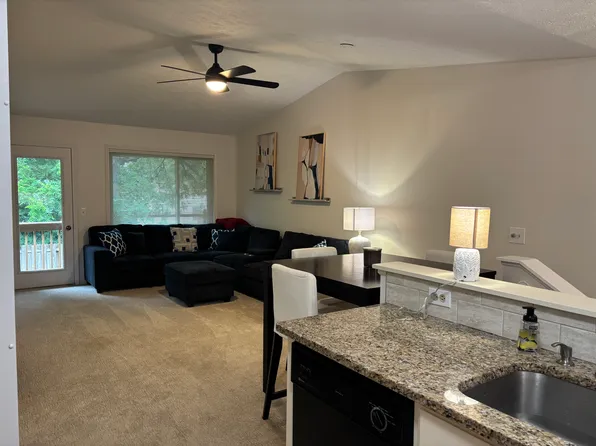 3259 Arrowhead Arms Ct SW, Grandville, MI 49418