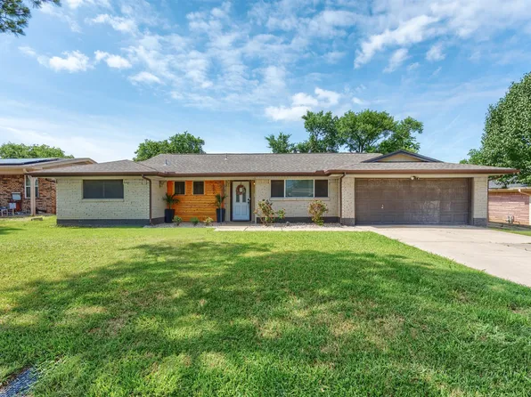 502 E Alexander Ln, Euless, TX 76040