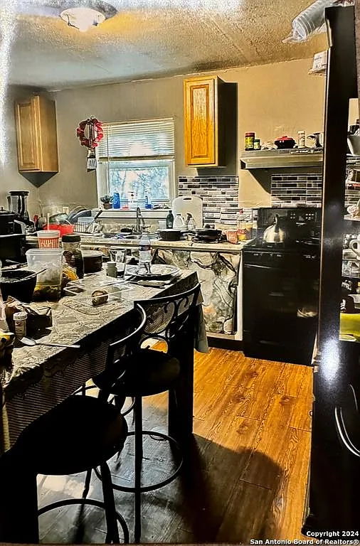 2 bed, 768 sqft, $1,200 — Photo 3
