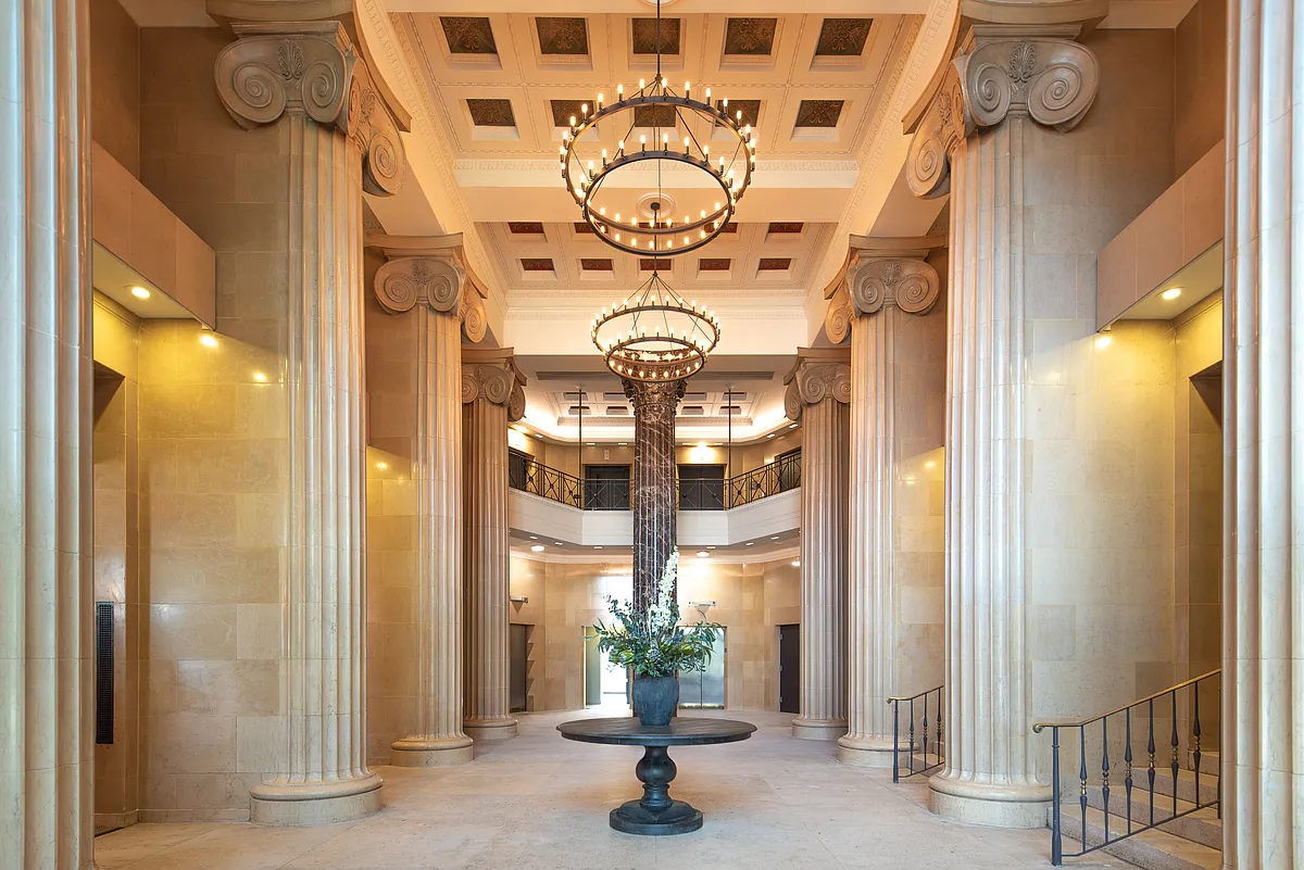 Building Photo - The 55 Elm Club