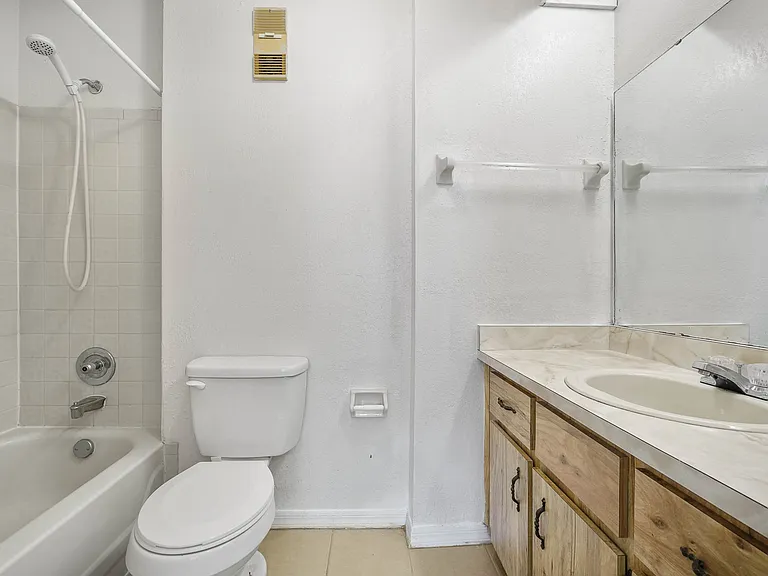 12062 Tift Cir — Photo 9