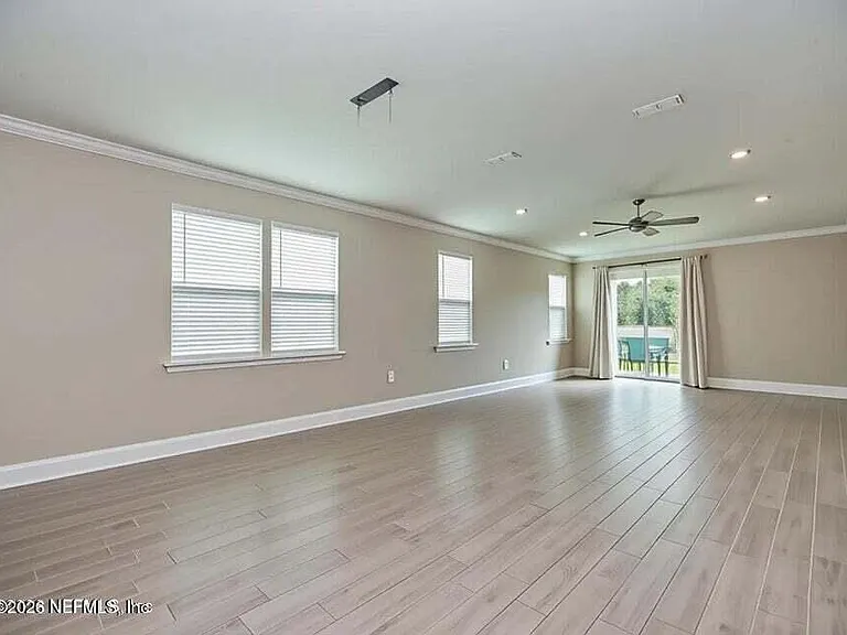 65 Creekmore Dr — Photo 5