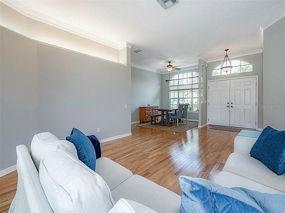 5th image of 1103 Glenn Ln