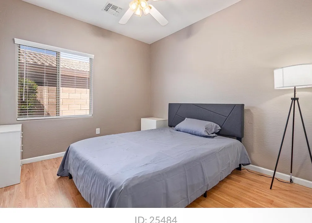6 bed, 2011 sqft, $900 — Photo 4