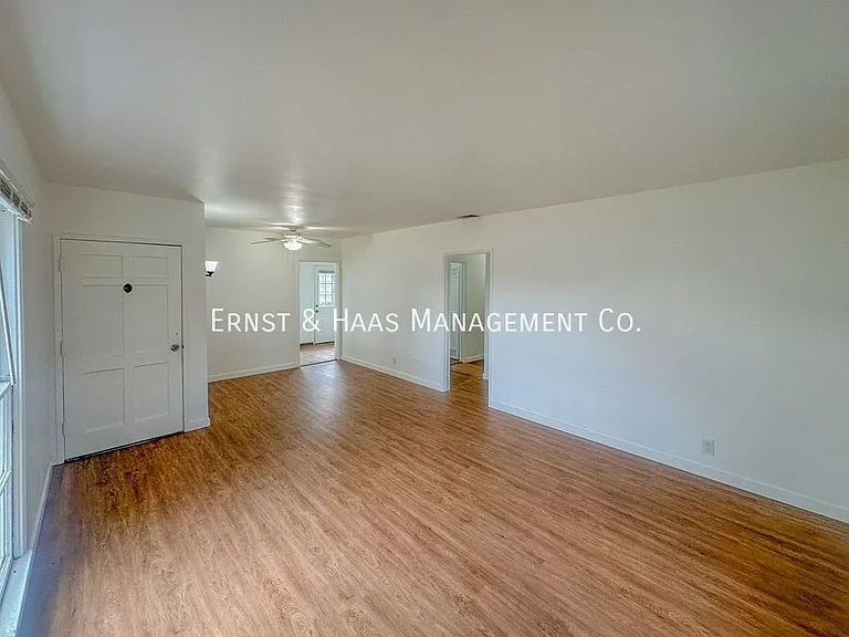 1618 E 63rd St — Photo 5