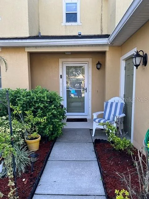 2 bed, 2.5 bath, 1294 sqft, $2,050 — Photo 3