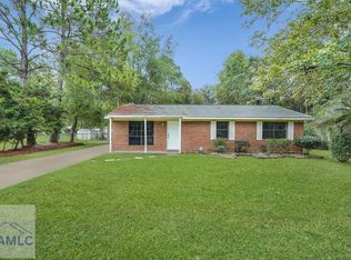 1098 Live Oak Dr, Hinesville, GA 31313